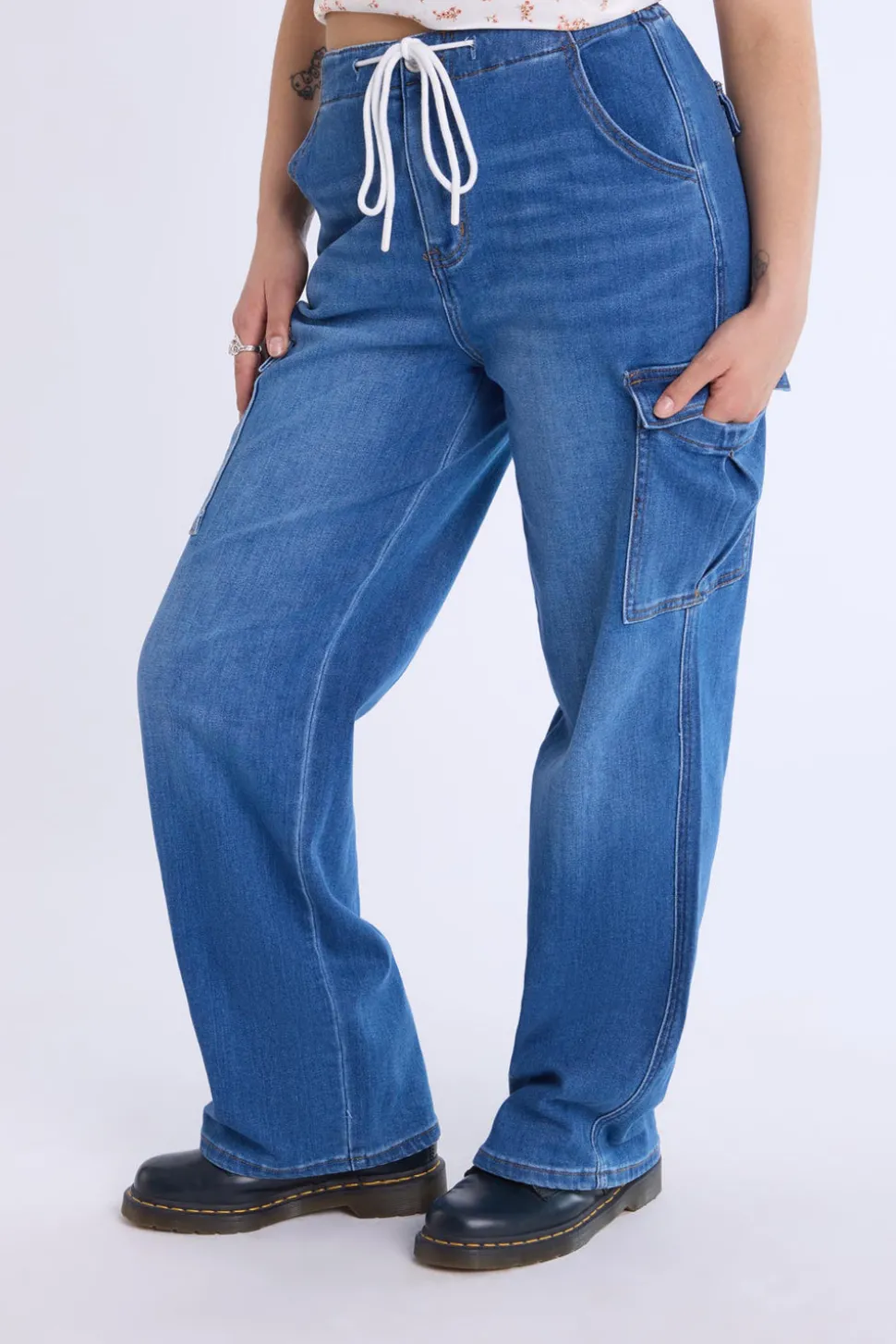 Loose Fit Cargo Jeans