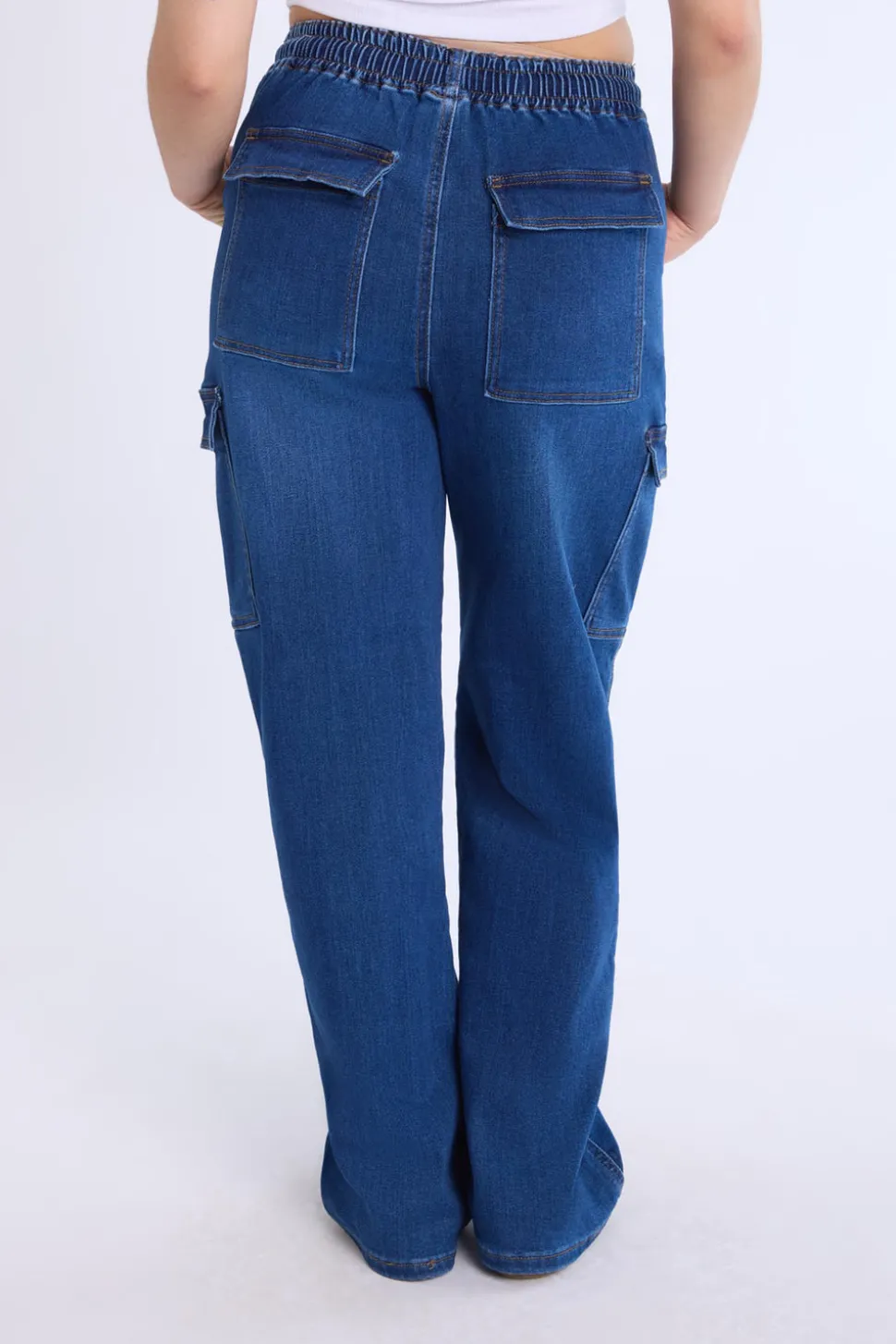 Loose Fit Cargo Jeans