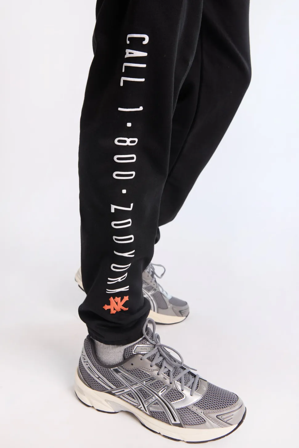 Zoo York Mens Zoo Haul Graphic Sweatpant