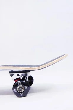 Zoo York Skeleton & Roses Skateboard 7.75